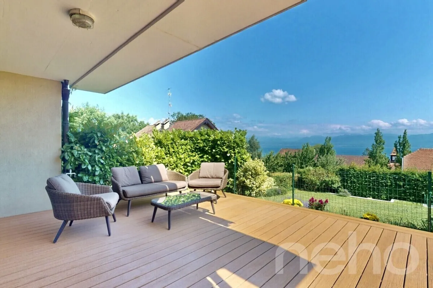 Incantevole casa a schiera con giardino tra vigne e lago - Foto 2 di 12