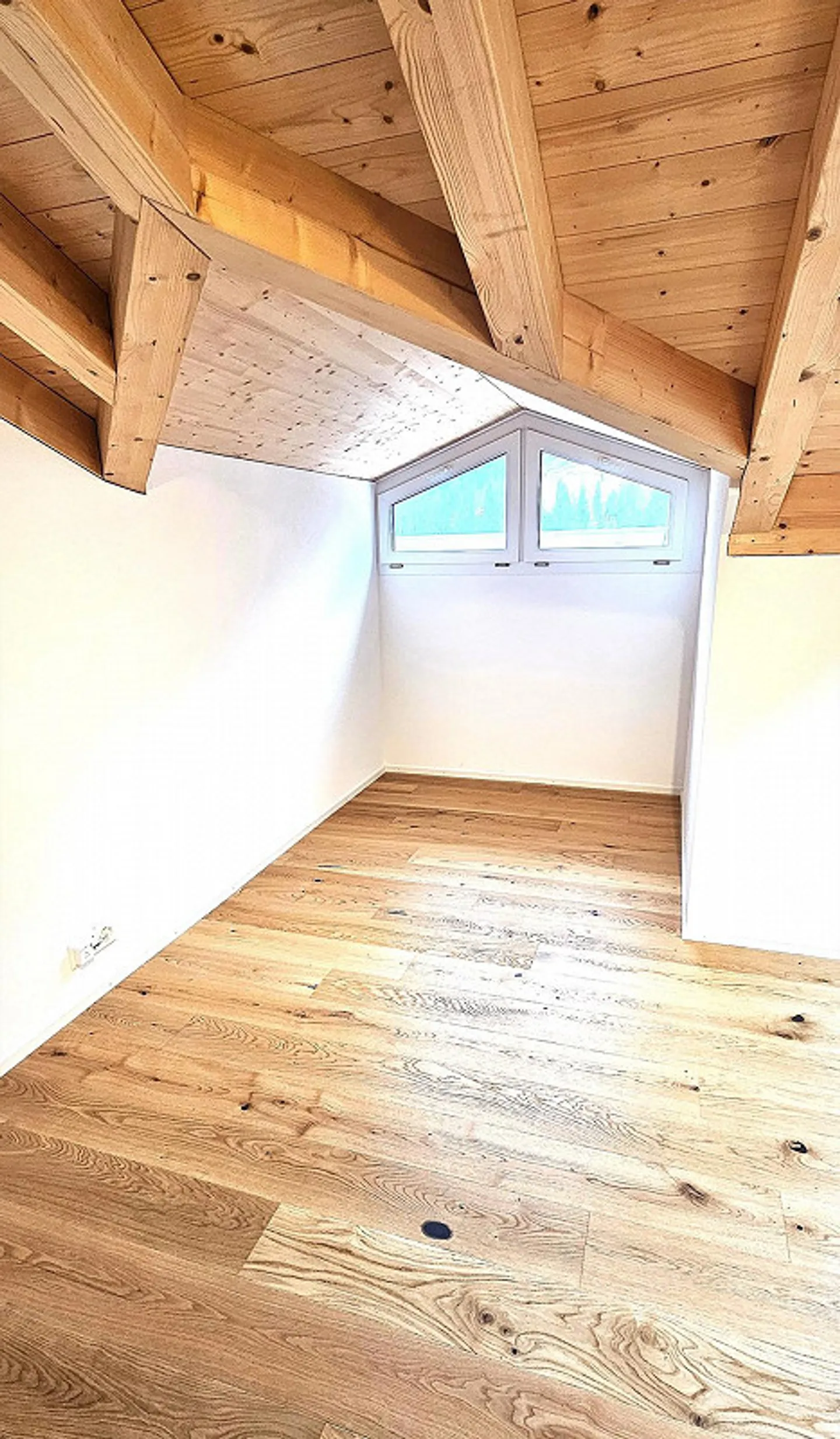 Nouvel appartement lumineux et spécial de 2 pièces - Photo 2 sur 13