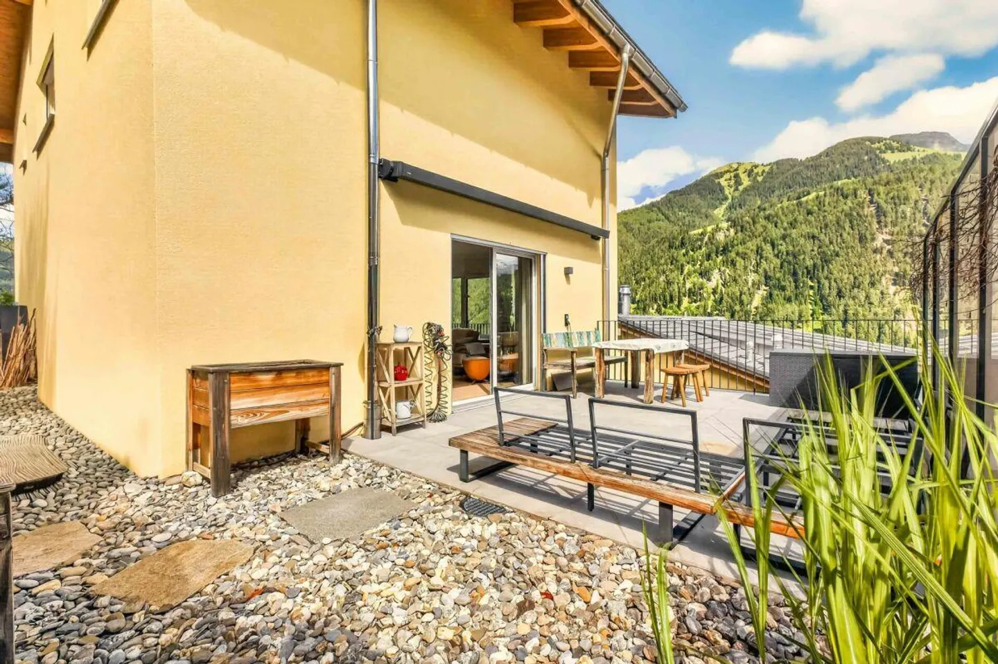 Between Peace and Mountain Light - a Home with a View - Photo 4 of 13