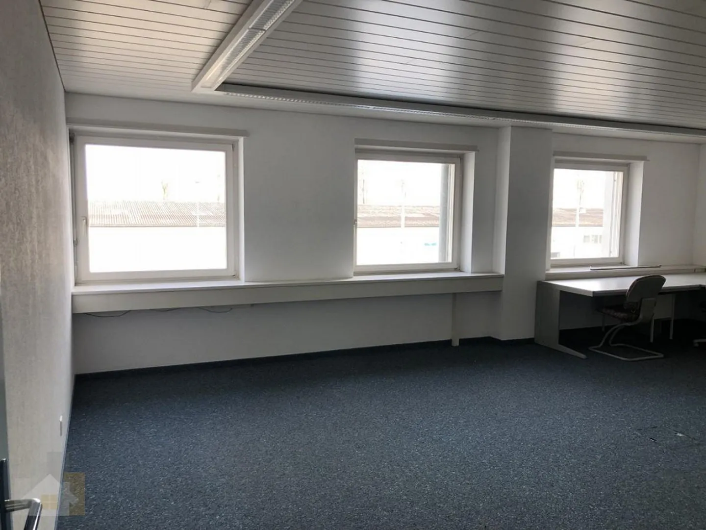 Büro- und Gewerbeflächen Lagerflächen mit/ohne Logistik direkt im Zent - Foto 1 von 6