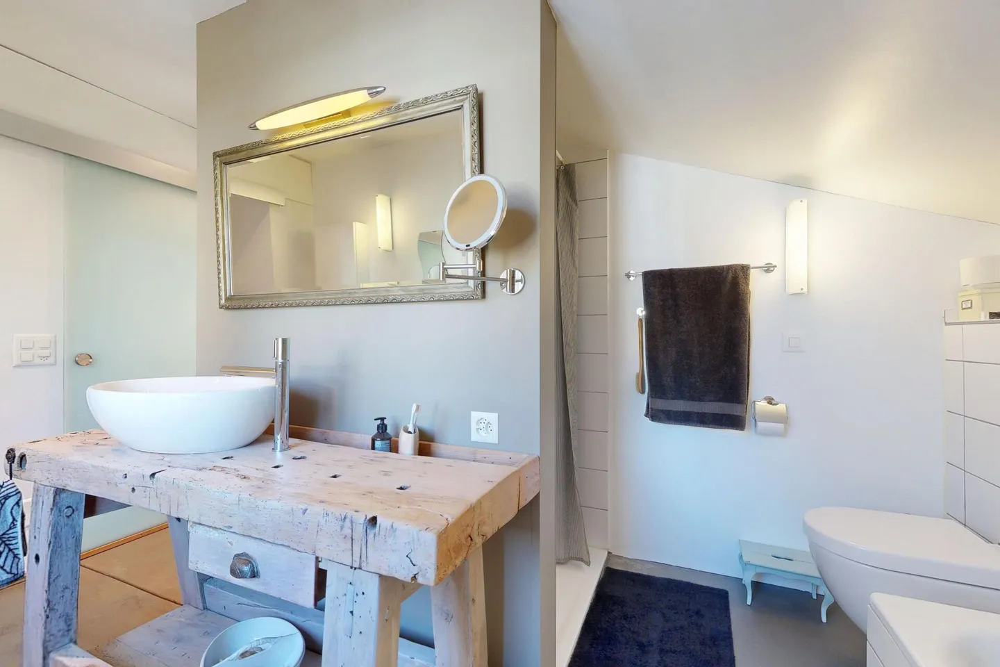 modernes Einfamilienhaus mit Gewerbeanteil - Photo 6 sur 17