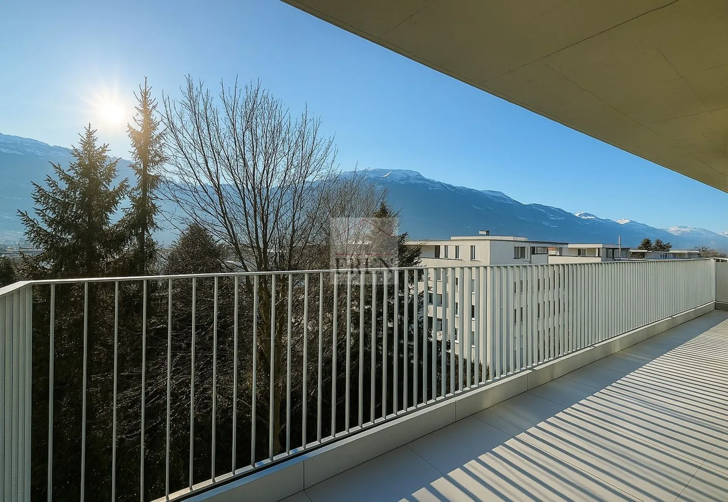 Wunderschöne 4,5 Attikawohnung neu mit Panoramablick und 55 m2 Terrasse nach Südosten - Foto 13 von 20