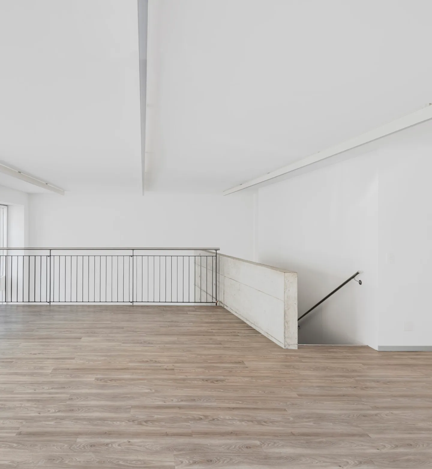 Rental property near the train station - Photo 3 of 4