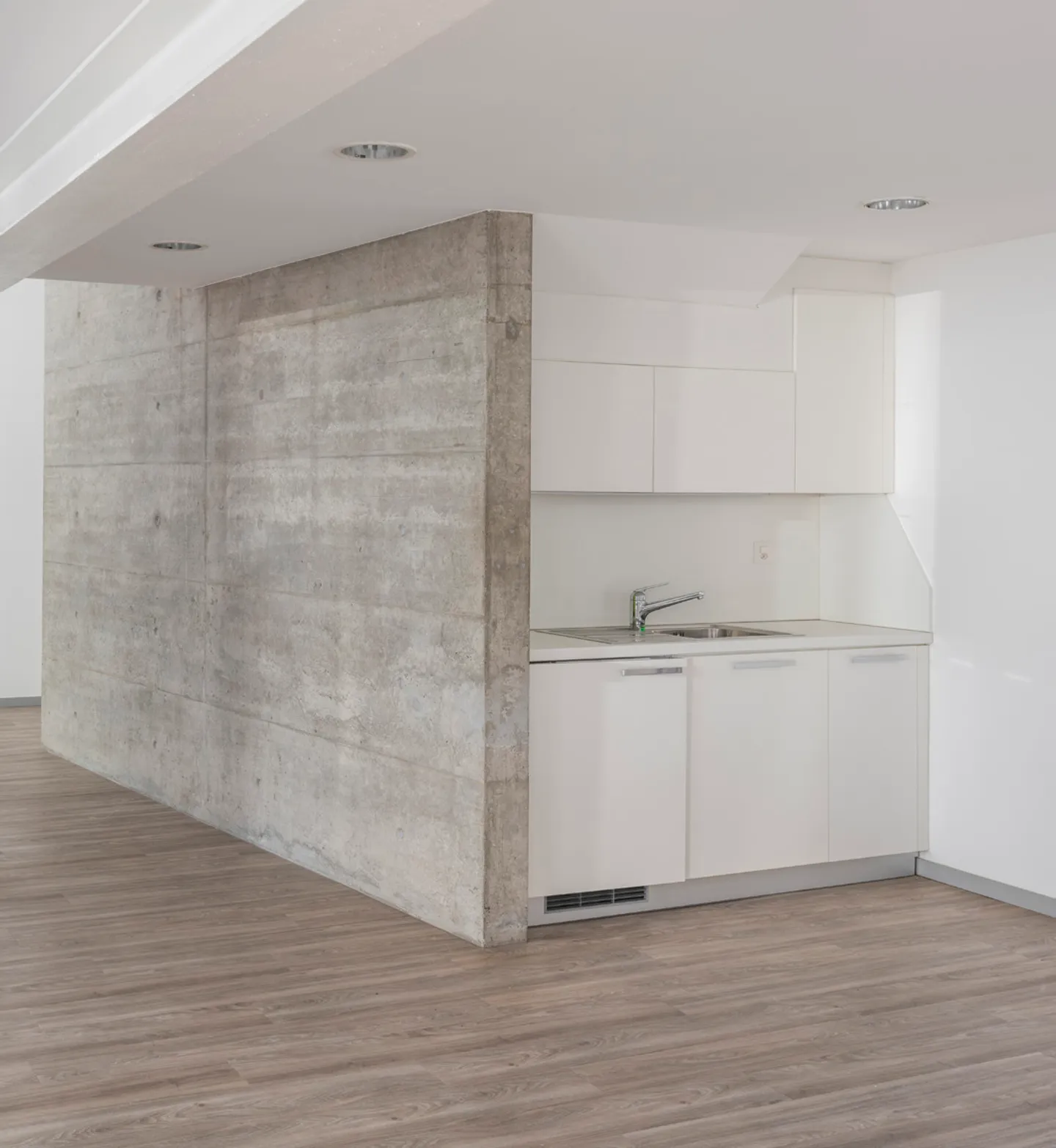 Rental property near the train station - Photo 4 of 4