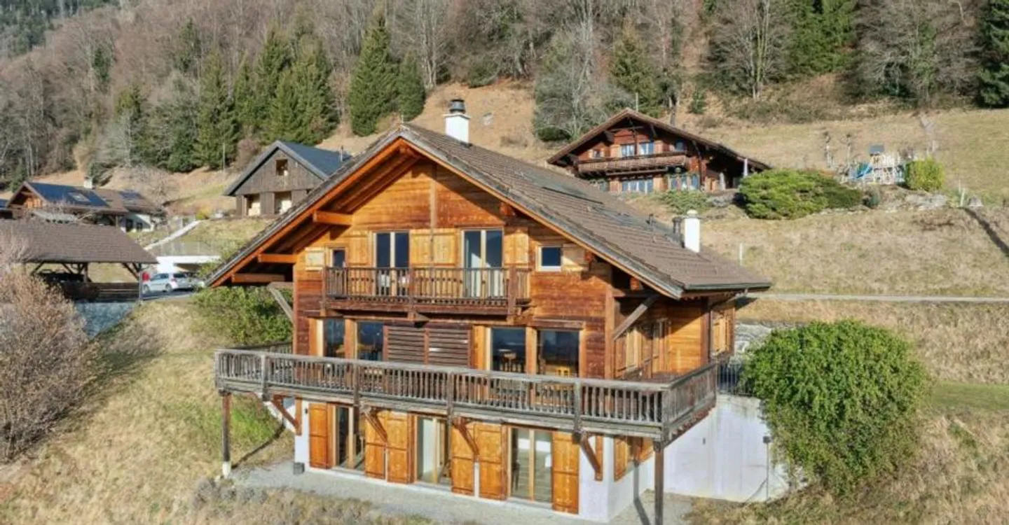 Incantevole chalet con 5 camere da letto vicino a Villars sur Ollon - Foto 4 di 11