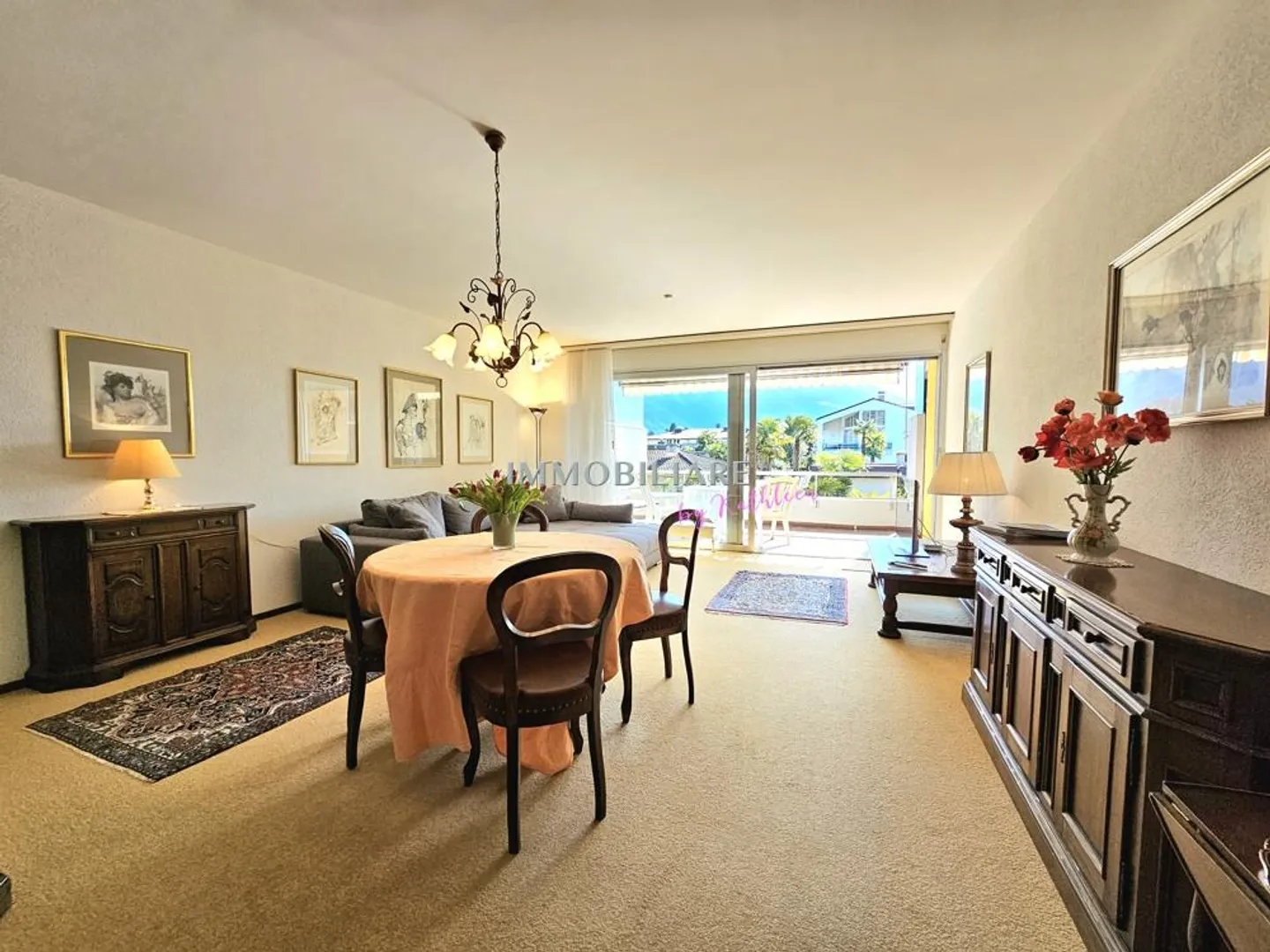 Geräumige Wohnung mit Balkonen - Foto 2 von 23