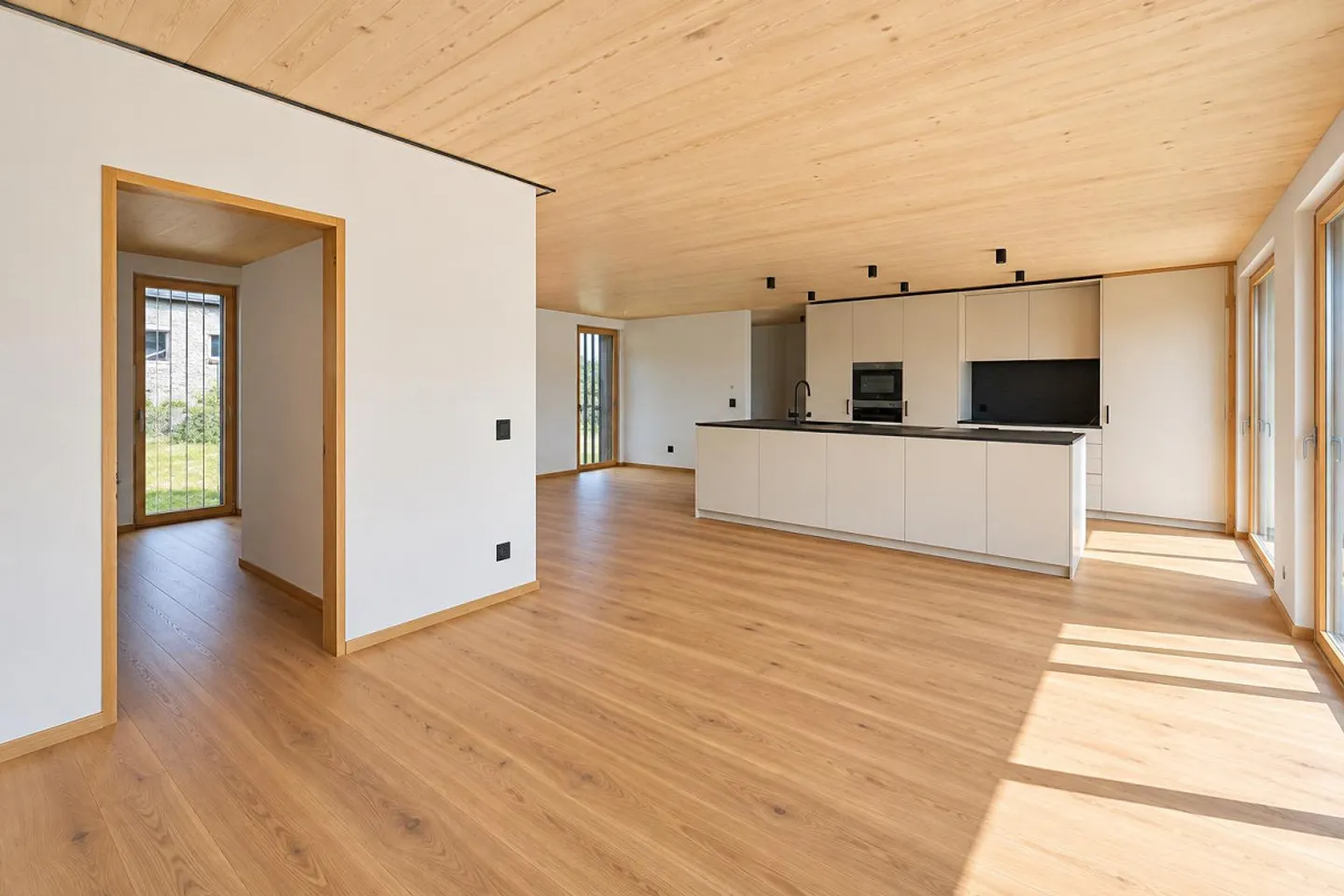 First rental: Exclusive 3.5 room garden apartment with modern living... - Photo 1 of 8