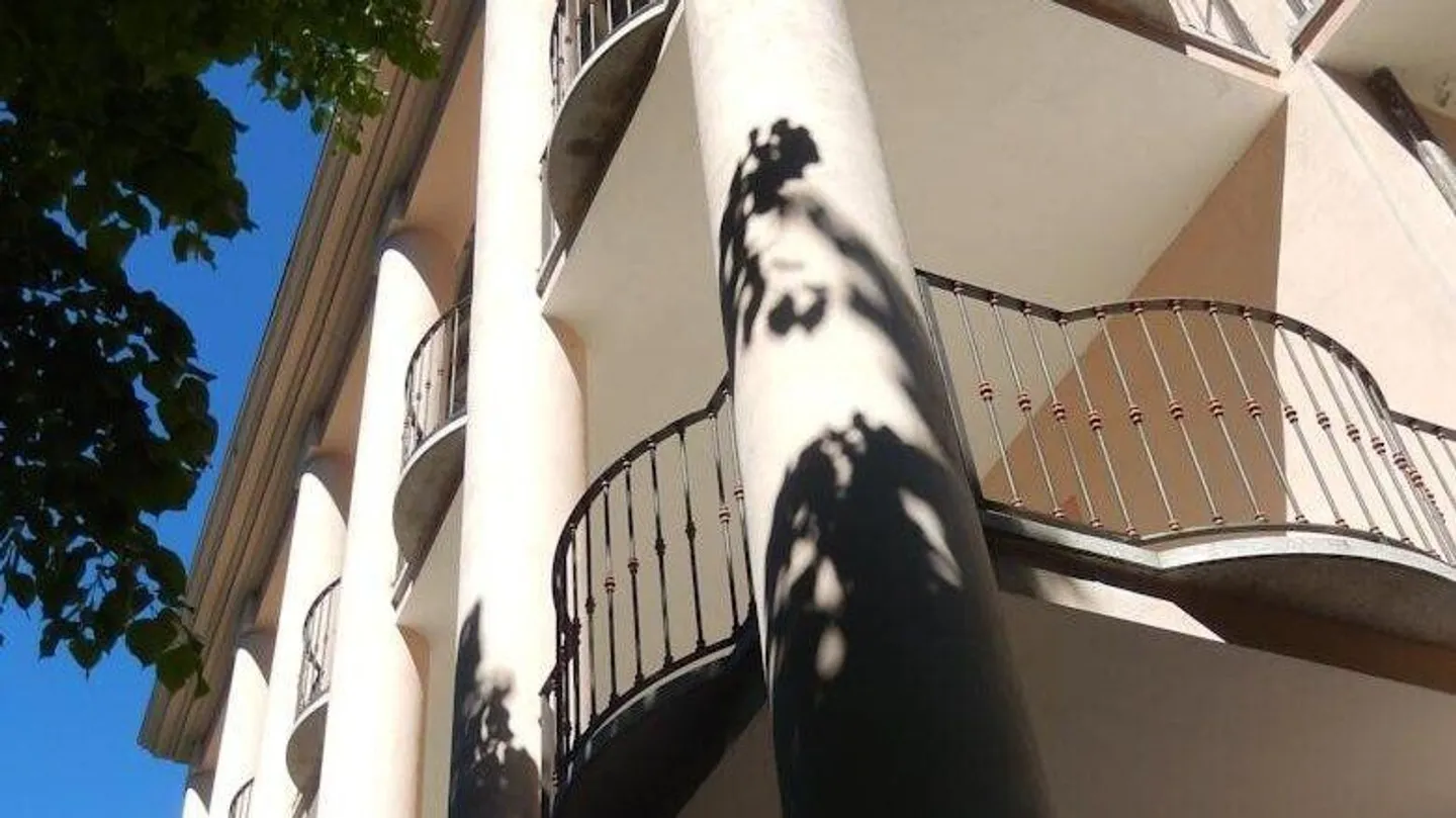 Casa plurifamiliare con vista lago - Foto 2 di 8