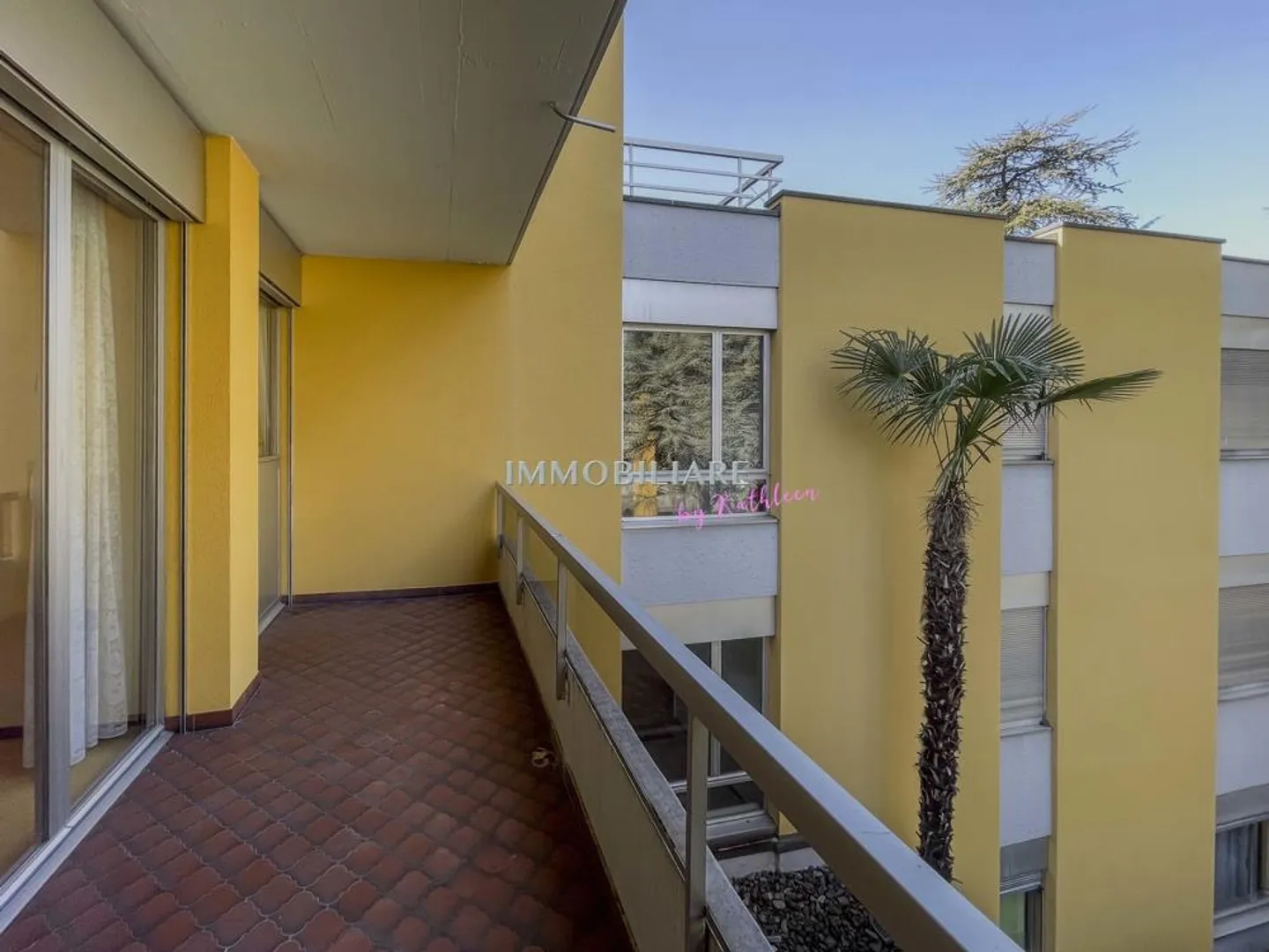 Geräumige Wohnung mit Balkonen - Foto 8 von 23
