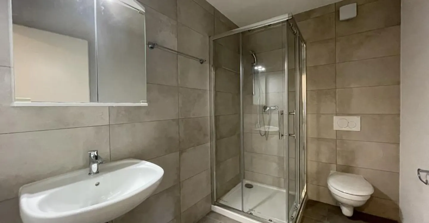 Appartement spacieux avec vue sur le lac - Photo 6 sur 7