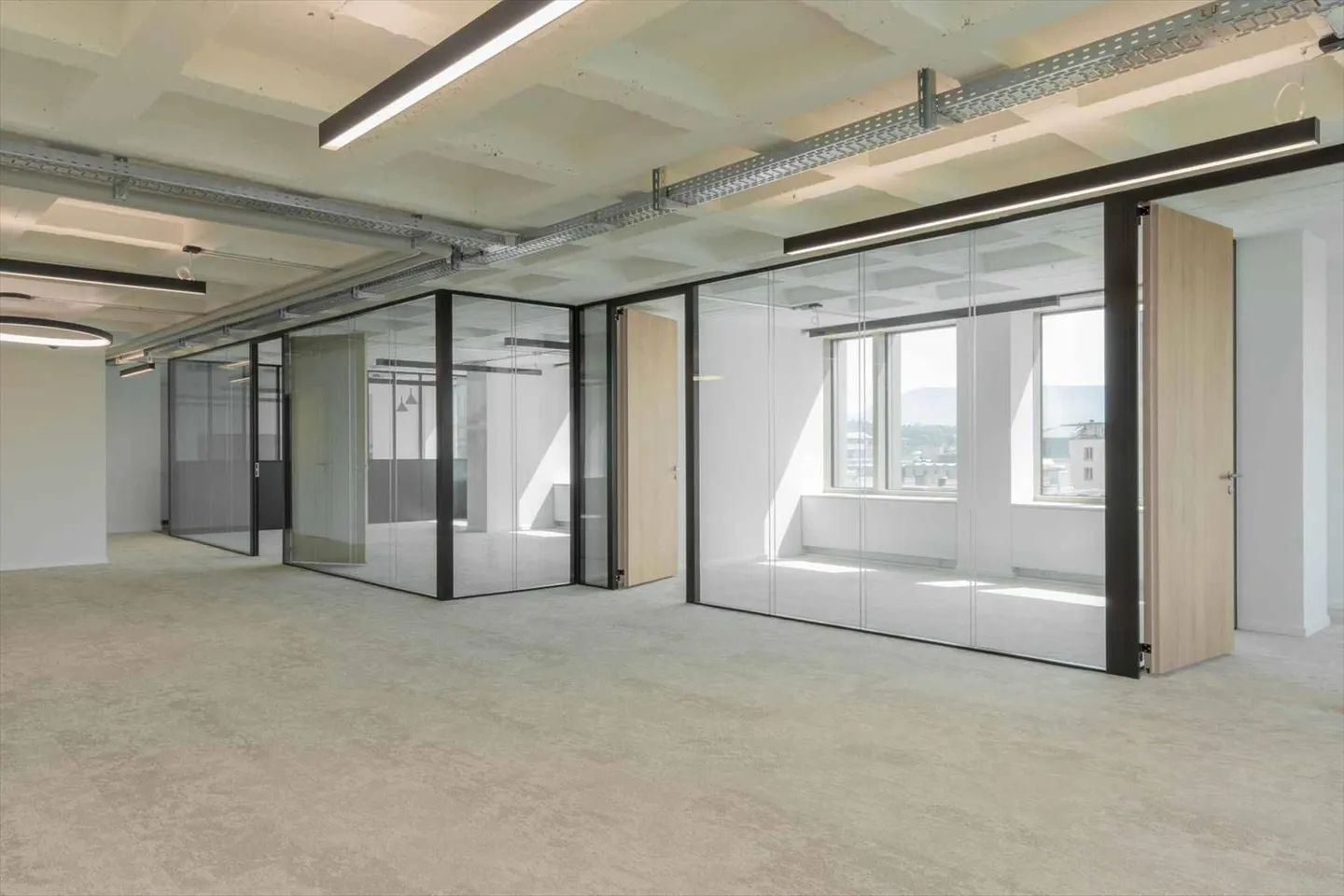 Bürogebäude mit hohem Standard, komplett renoviert, 2'700 m2 Bürofläche zur Miete - Foto 4 von 13