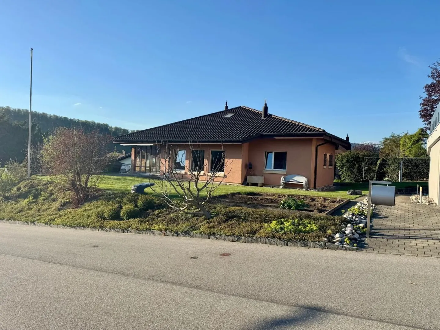 Un luogo per arrivare - con una vista ampia, tranquillità e spazio per il tuo futuro - Foto 3 di 13