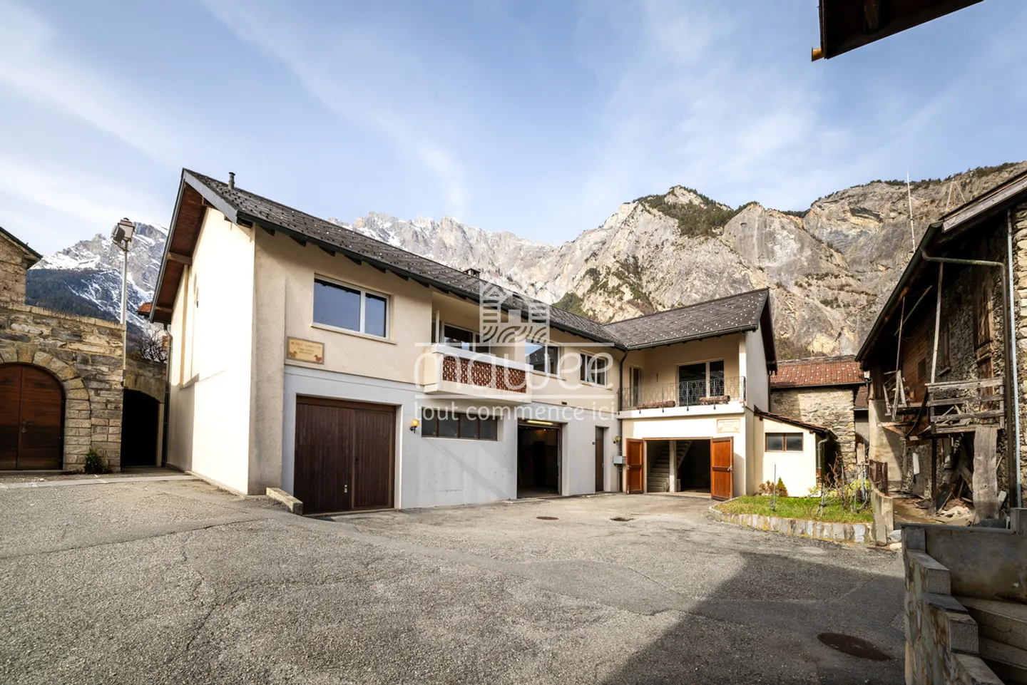 Edificio con alto potenziale nel centro di Chamoson - Foto 1 di 15