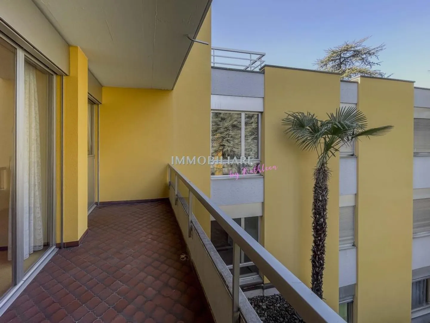 Geräumige Wohnung mit Balkonen - Foto 17 von 23