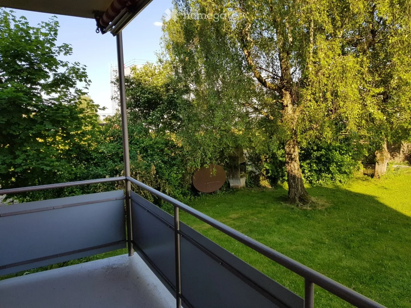 Appartamento soleggiato con 4 stanze con vista sul verde in una casa tranquilla - Foto 3 di 5