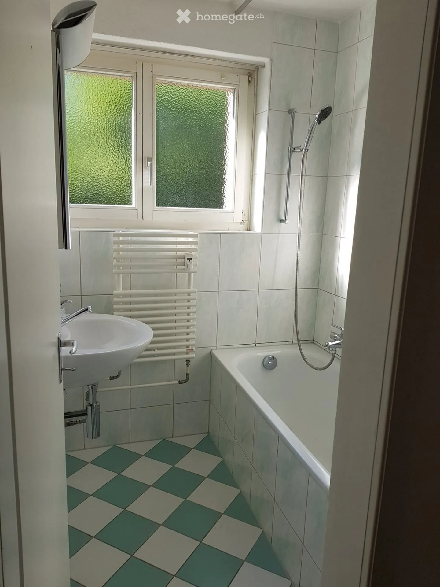 Appartamento soleggiato con 4 stanze con vista sul verde in una casa tranquilla - Foto 5 di 5