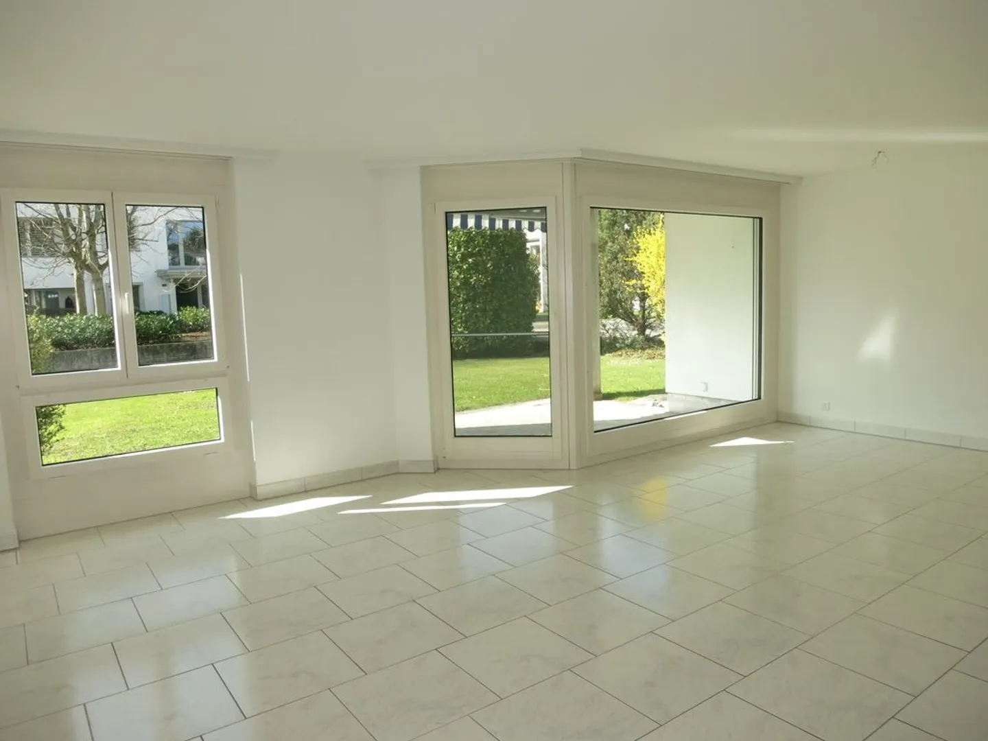 Un emplacement élevé, près des installations sportives - Photo 2 sur 7