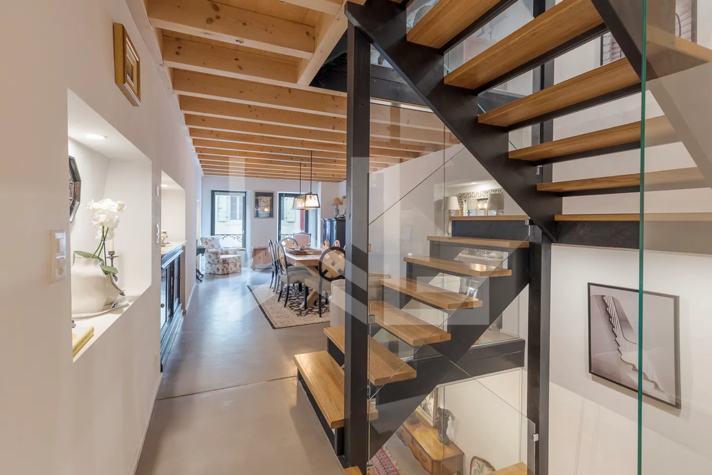 Charming Restored Townhouse - Photo 8 of 16