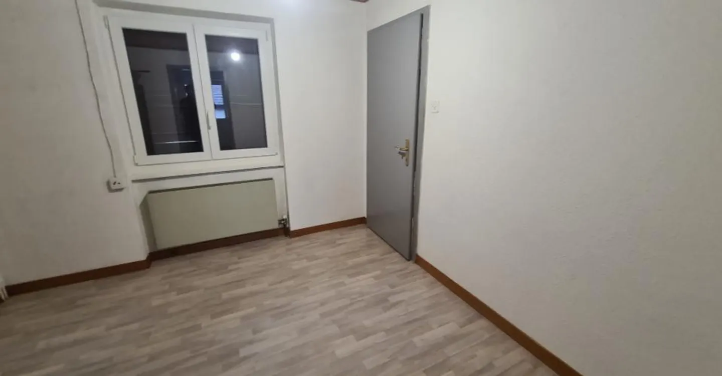 Large atypical family house with 7.5 rooms - Photo 4 of 29