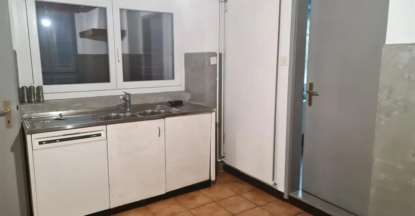 Large atypical family house with 7.5 rooms - Photo 6 of 29
