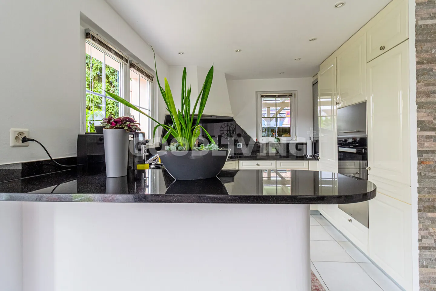 Votre maison avec idylle de jardin - Photo 2 sur 7