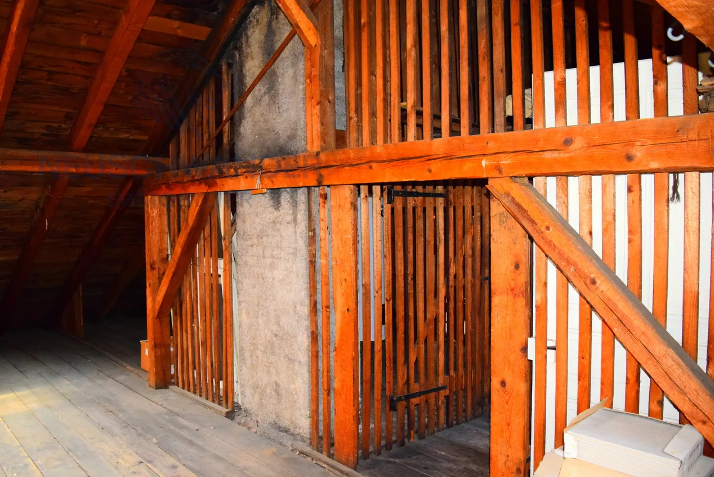 Mixed-use building for sale - Photo 4 of 5