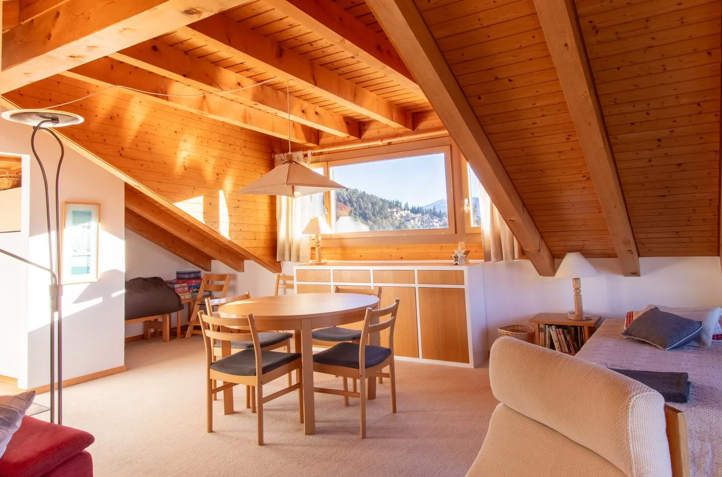 Esposizione a sud - vicino al centro, agli impianti di risalita e ai mezzi pubblici - Foto 4 di 26