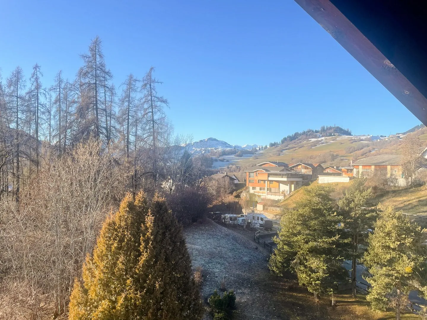 Esposizione a sud - vicino al centro, agli impianti di risalita e ai mezzi pubblici - Foto 19 di 26