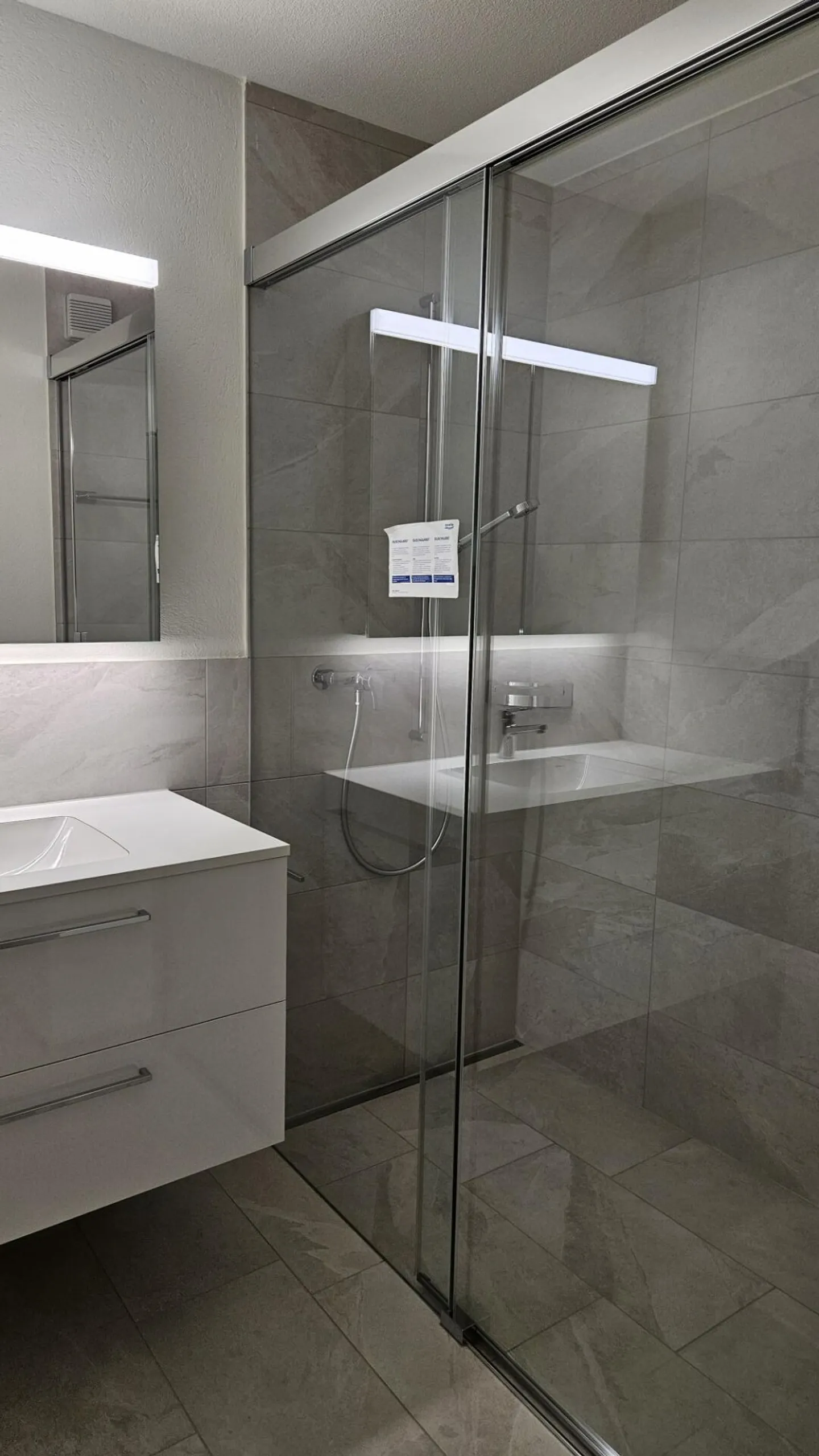 Renovated 3.5-room apartment in a quiet location, with its own laundry room - Photo 5 of 9