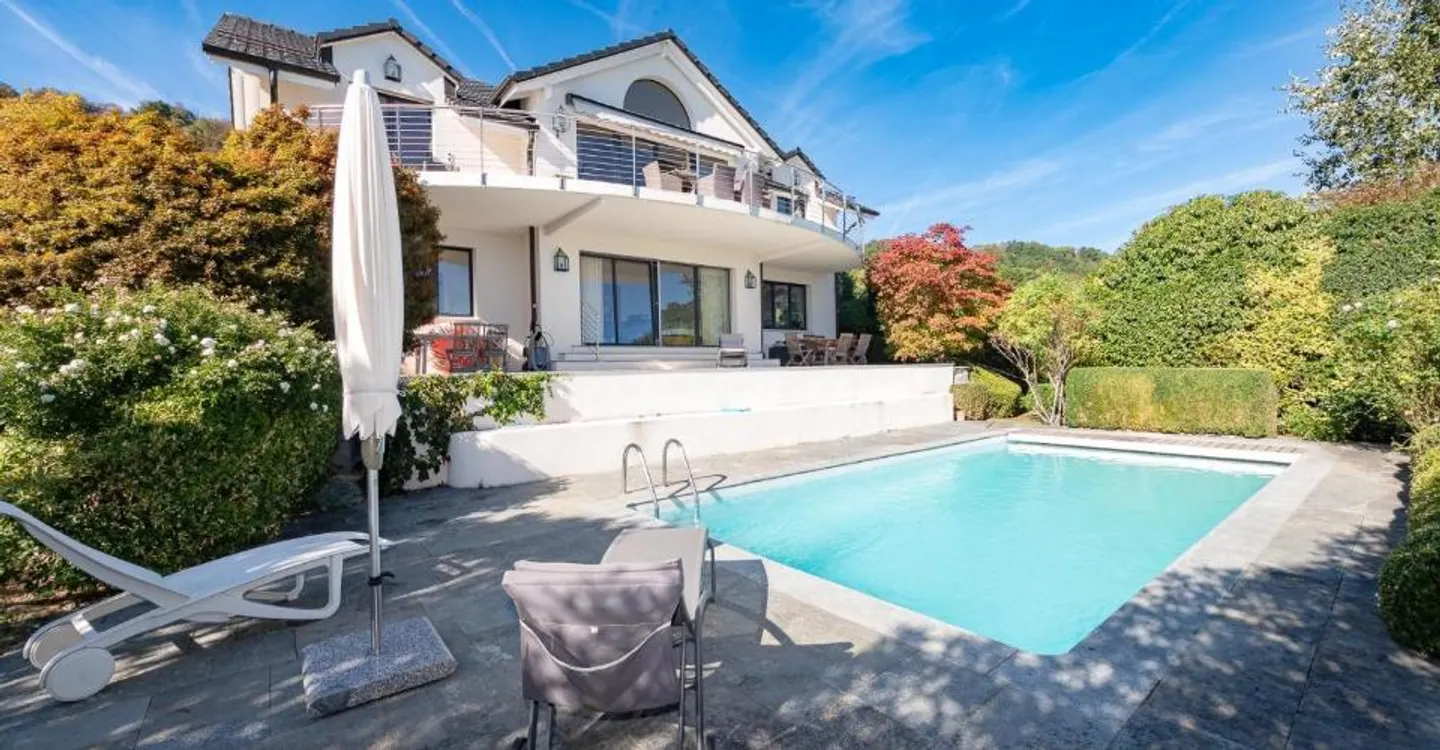Magnificent property, view of the lake and the Alps - Photo 1 of 13