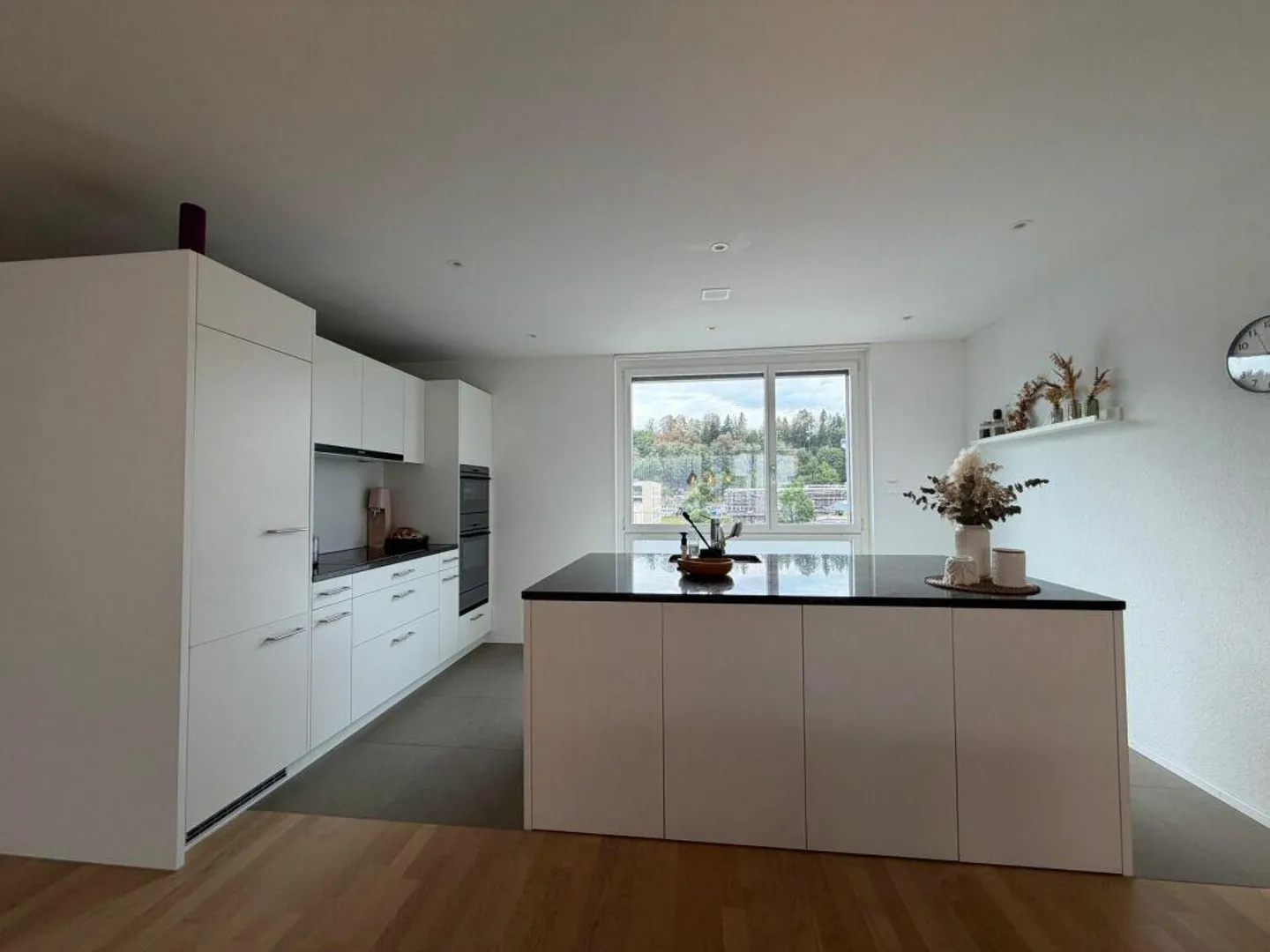 Appartement Attique Central avec Grande Terrasse - Photo 2 sur 8