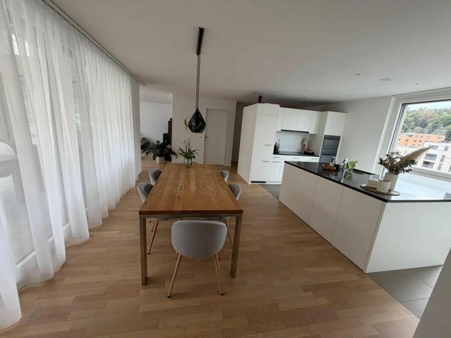 Appartement Attique Central avec Grande Terrasse - Photo 3 sur 8