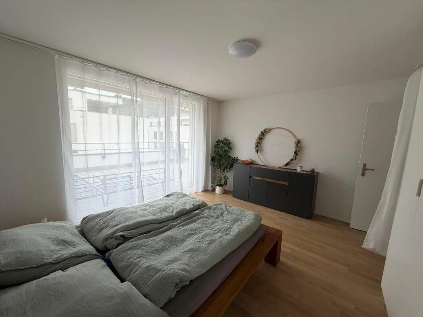 Appartement Attique Central avec Grande Terrasse - Photo 5 sur 8