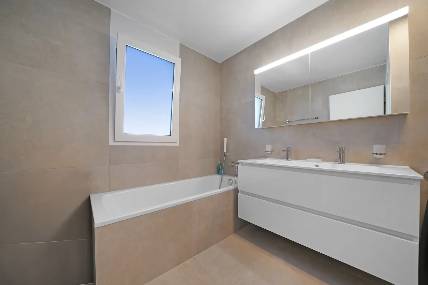 Nouvelle Maison Jumelée dans un Emplacement Idéal à St. Silvester - Photo 14 sur 17