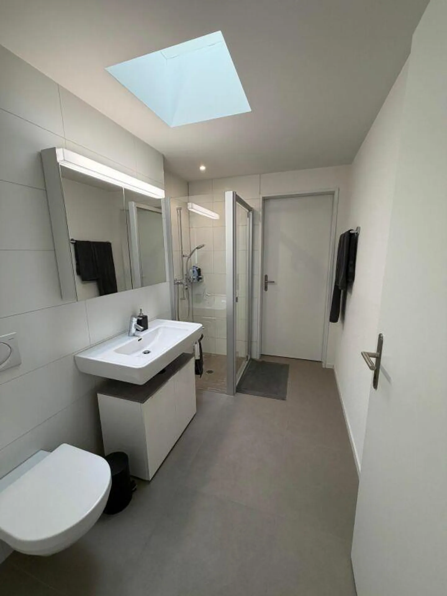 Appartement Attique Central avec Grande Terrasse - Photo 6 sur 8