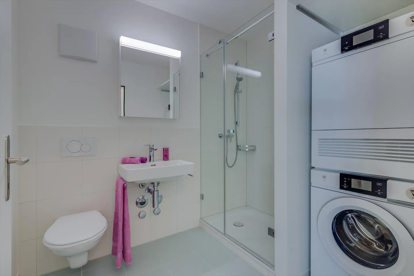 Modern and high-quality living - Photo 11 of 11