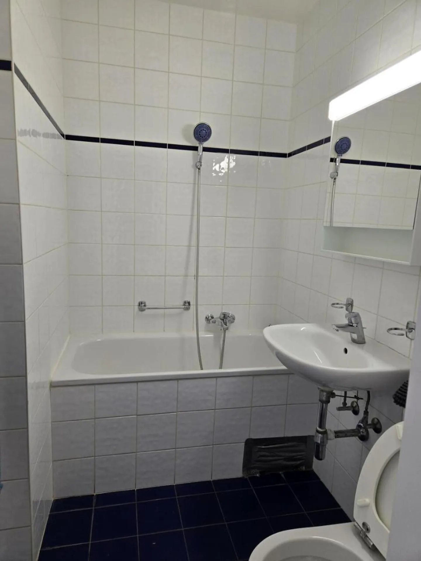 Furnished 1-room apartment - Photo 4 of 5