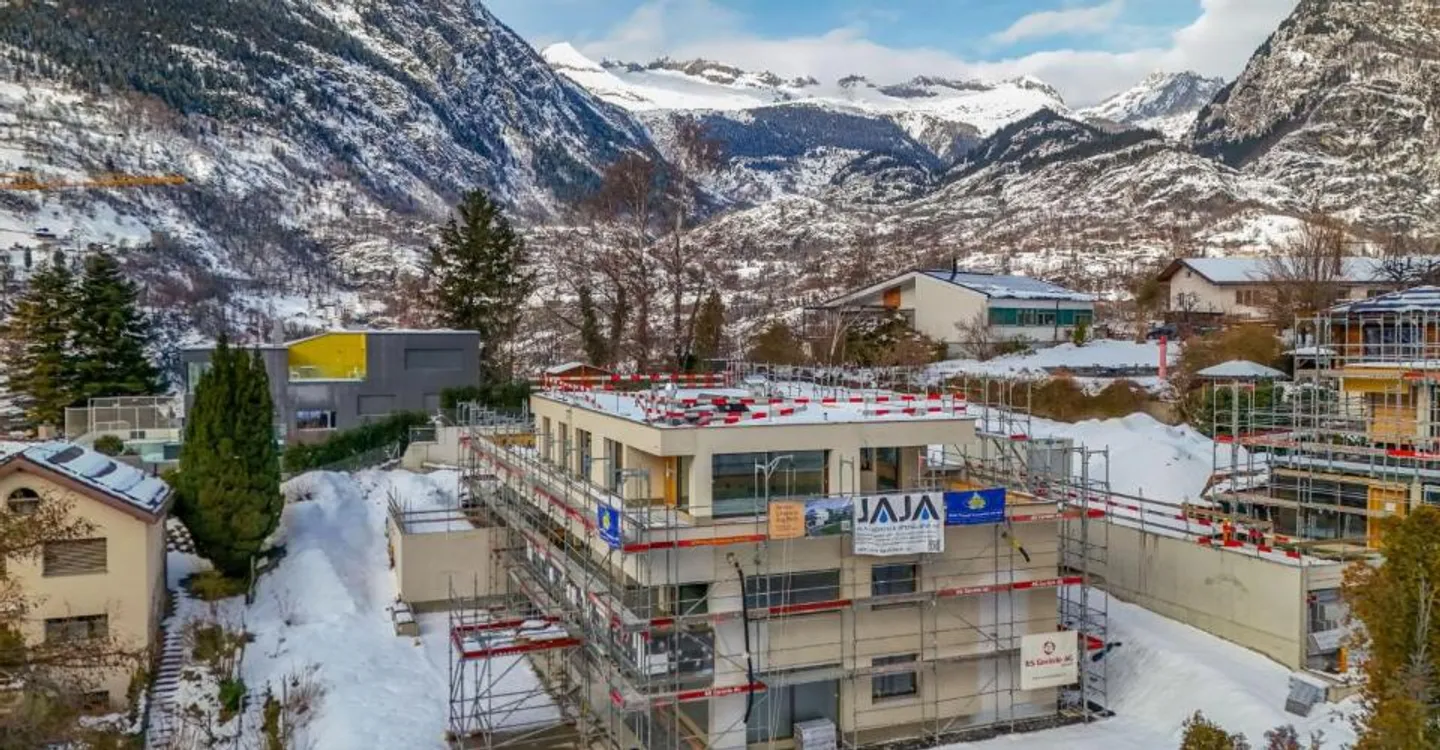 Living above the rooftops of Brig-Glis: Spacious 141 m2 penthouse with style - Photo 7 of 8