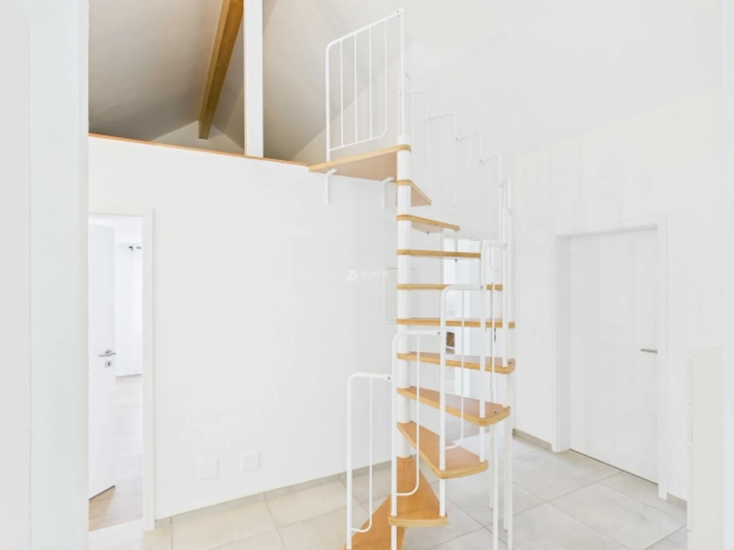 3-family house, renovated in 2021, with 2 garages in Trimbach - Photo 4 of 13