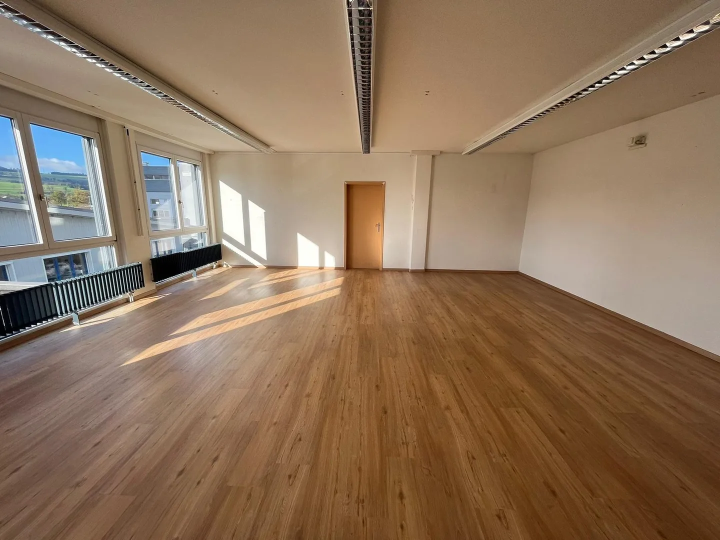 Bureau beau et central à louer - Photo 5 sur 11