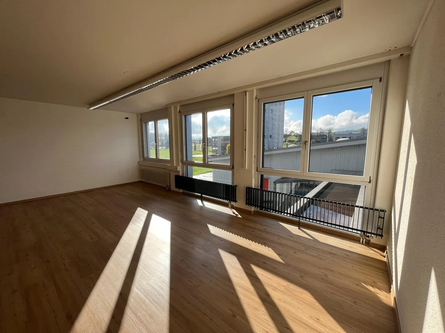 Bureau beau et central à louer - Photo 7 sur 11