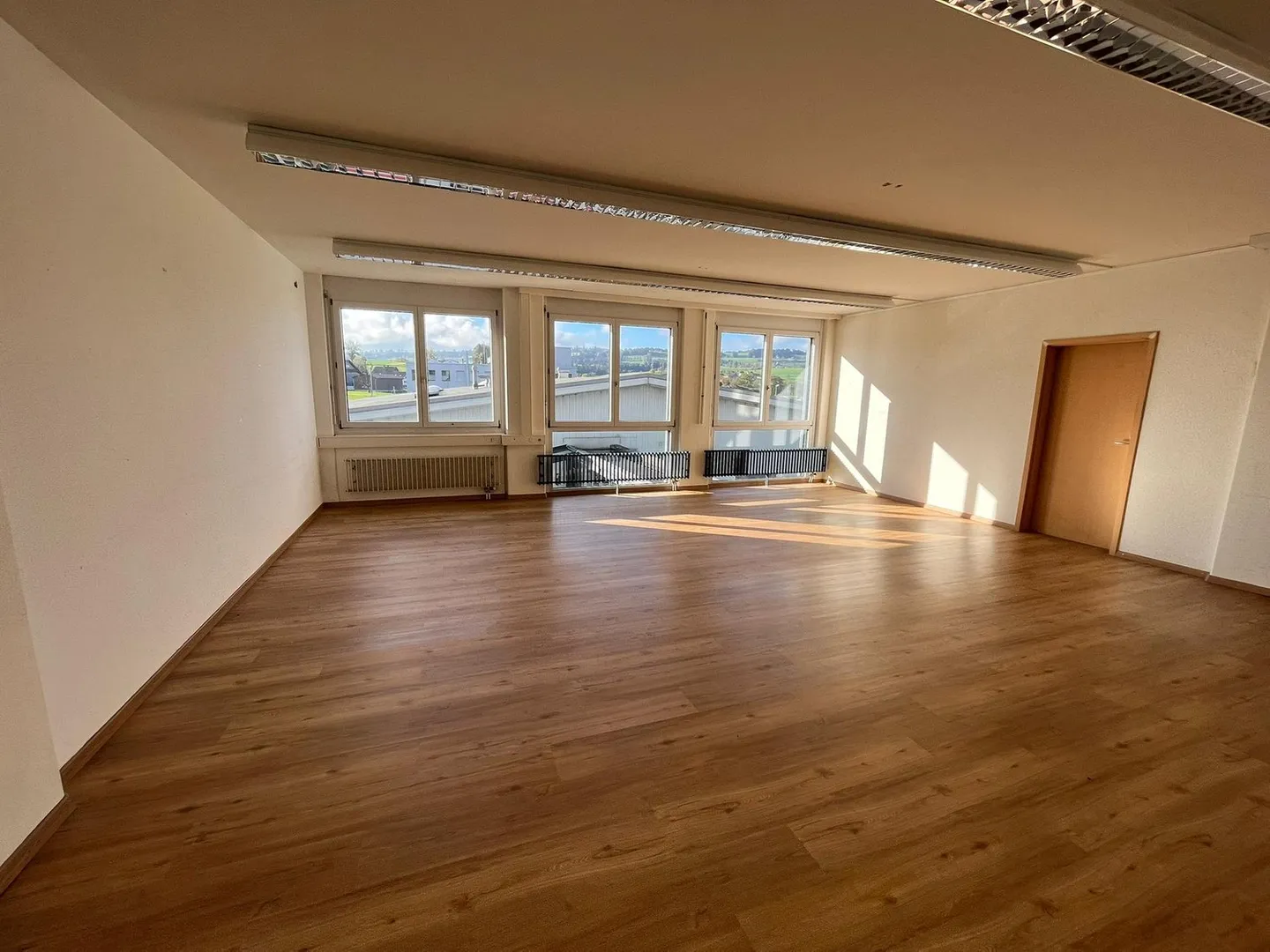 Bureau beau et central à louer - Photo 9 sur 11