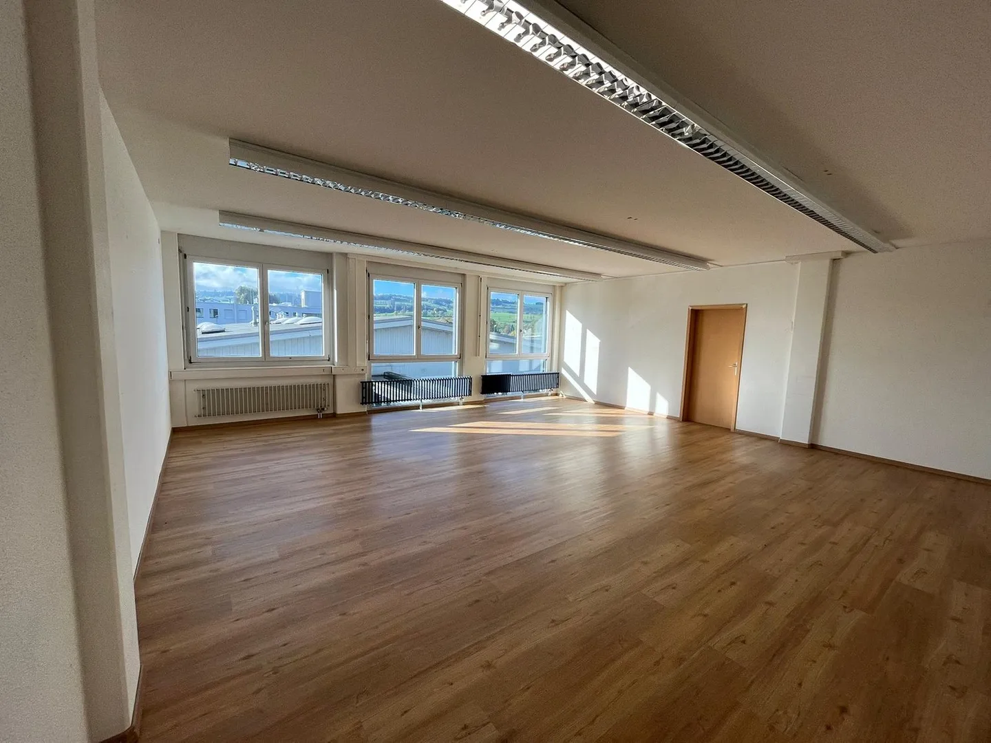 Bureau beau et central à louer - Photo 10 sur 11