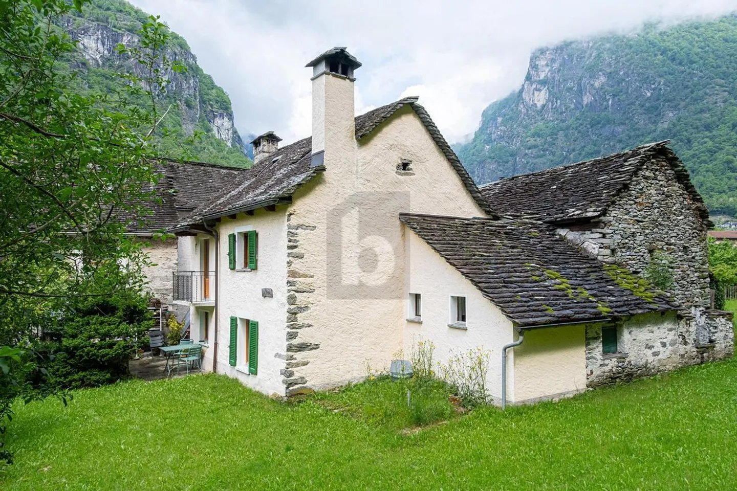 TYPICAL, BETWEEN NATURE AND QUIET, FRESHLY RENOVATED - Photo 4 of 6