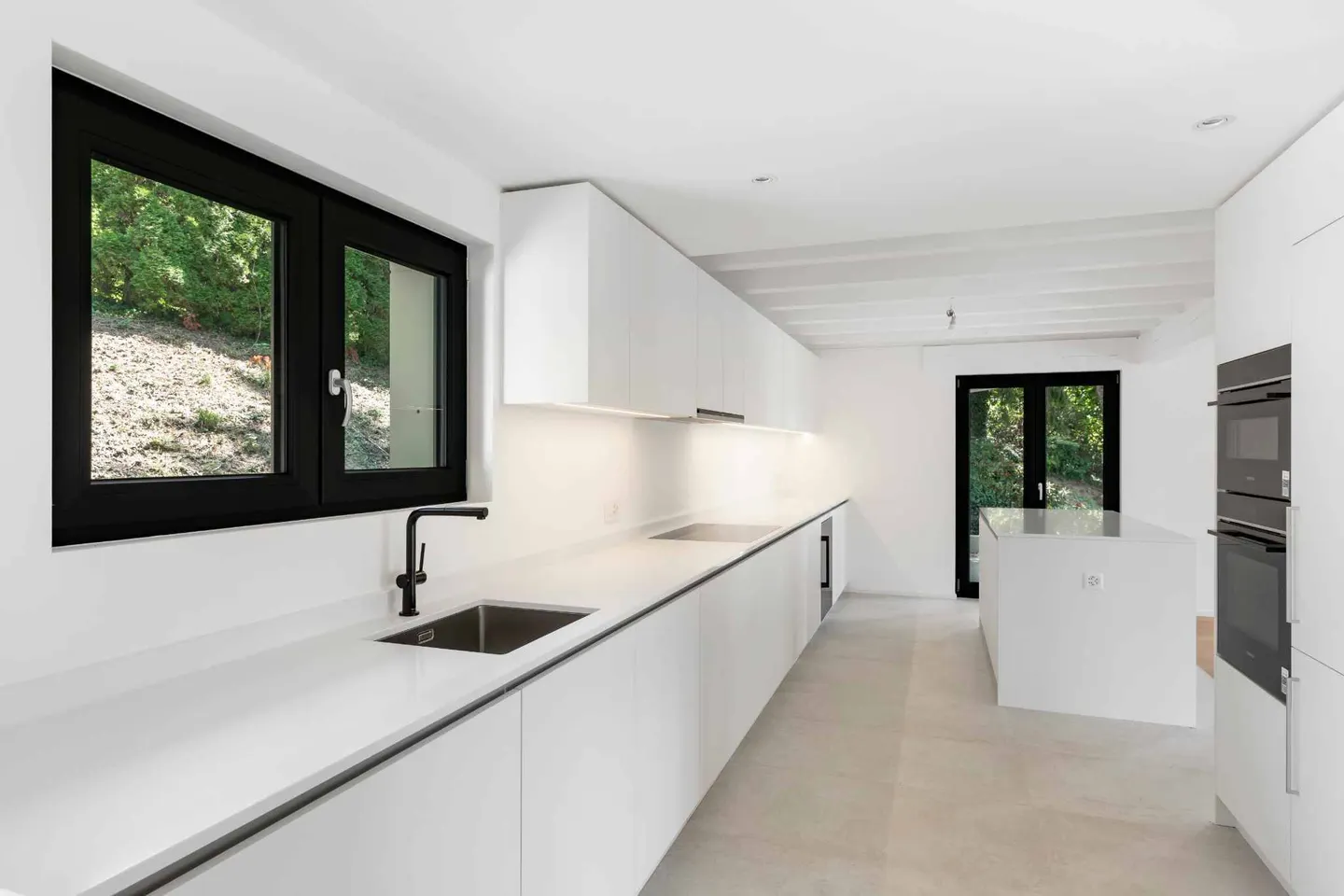 Renovated Villa with Pool - Photo 4 of 6