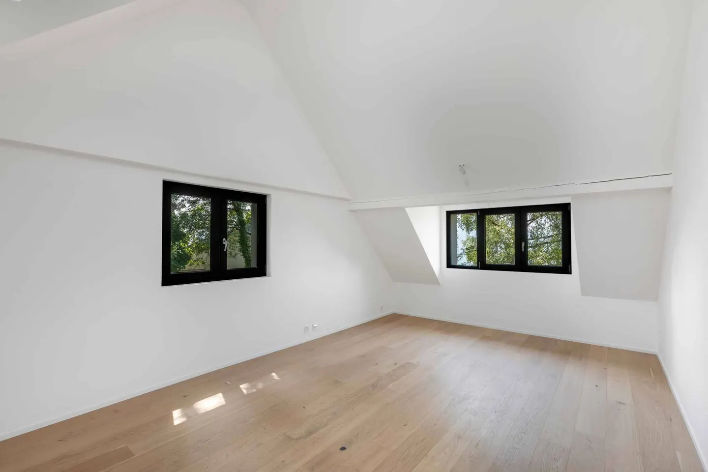Renovated Villa with Pool - Photo 6 of 6