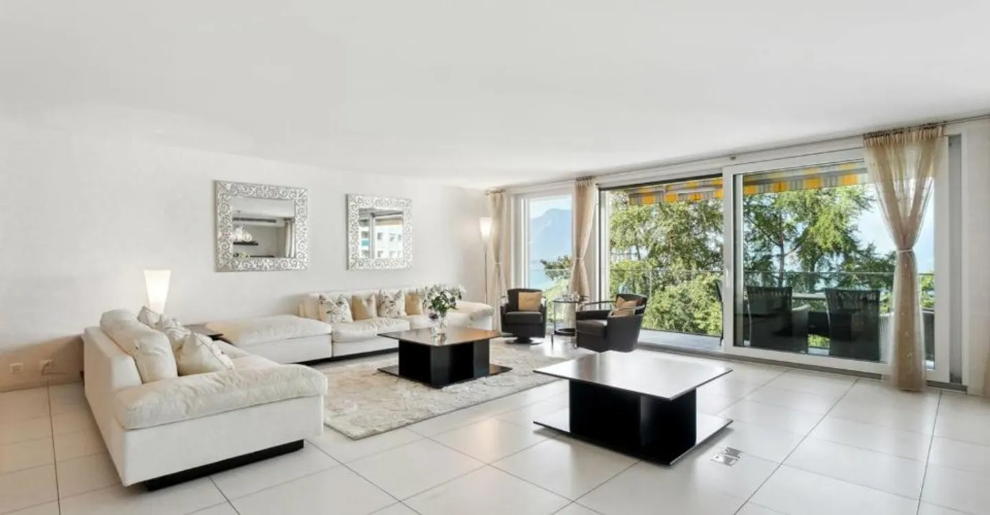 Appartement de Luxe avec Vue Lac - Photo 3 sur 12