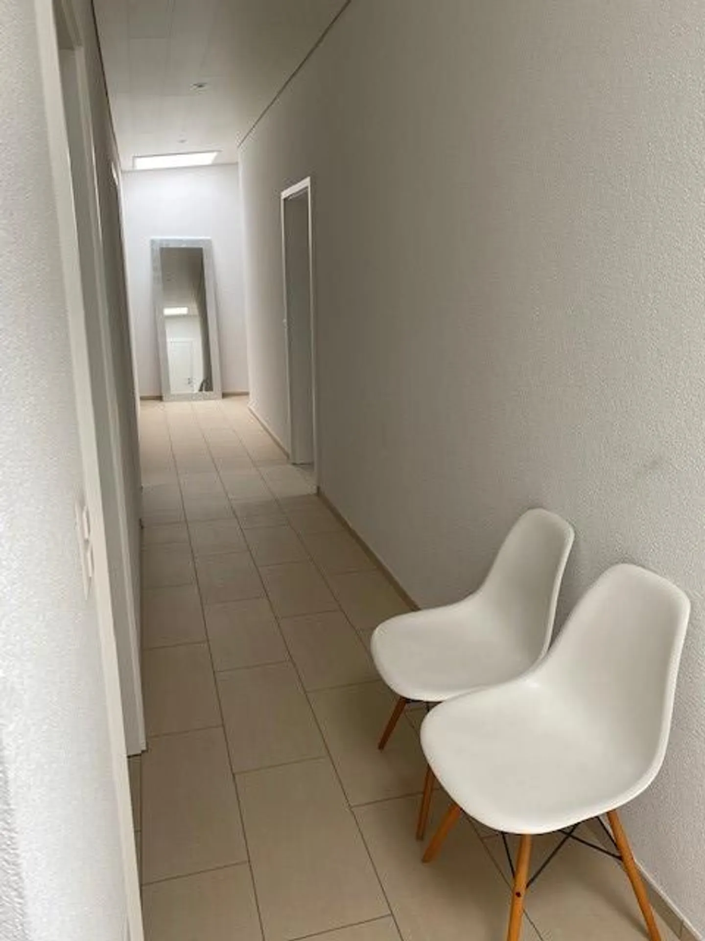 Appartement 4.5 pièces plein de charme, de soleil et d'espace - Photo 9 sur 10