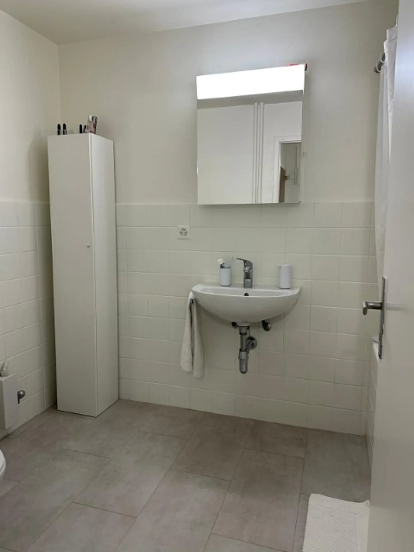 Charmant Appartement 2 Pièces au Lac - Photo 2 sur 6