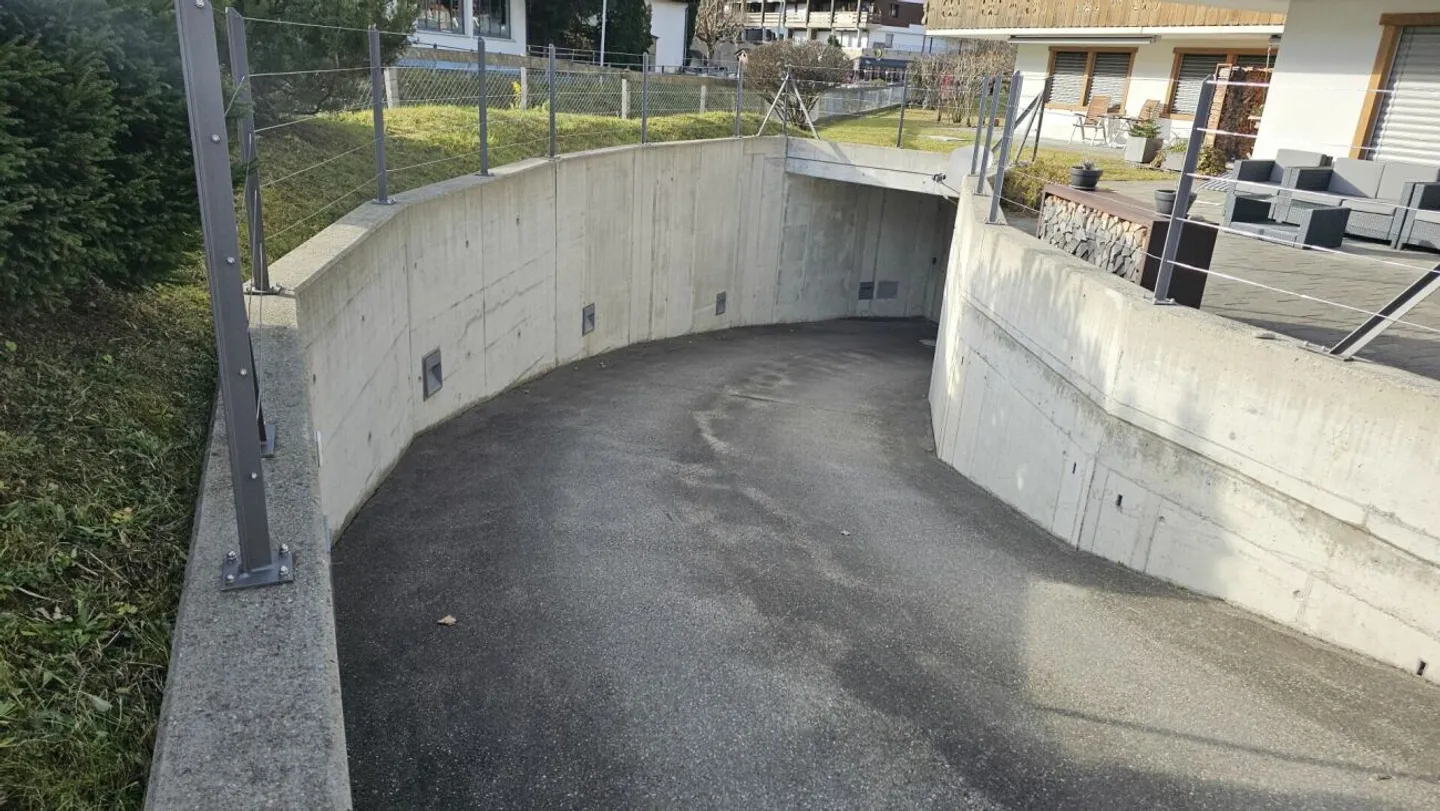 Einstellhallenplatz - Foto 3 von 3